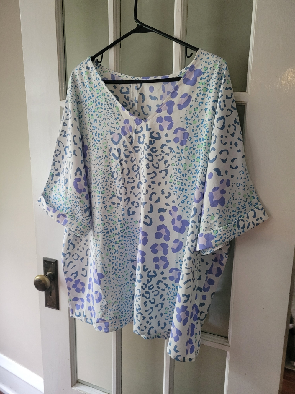 Womens Blue Leopard Print V Neck Short Sleeve Blouse Lightweight 3X Casual - Picture 4 of 17